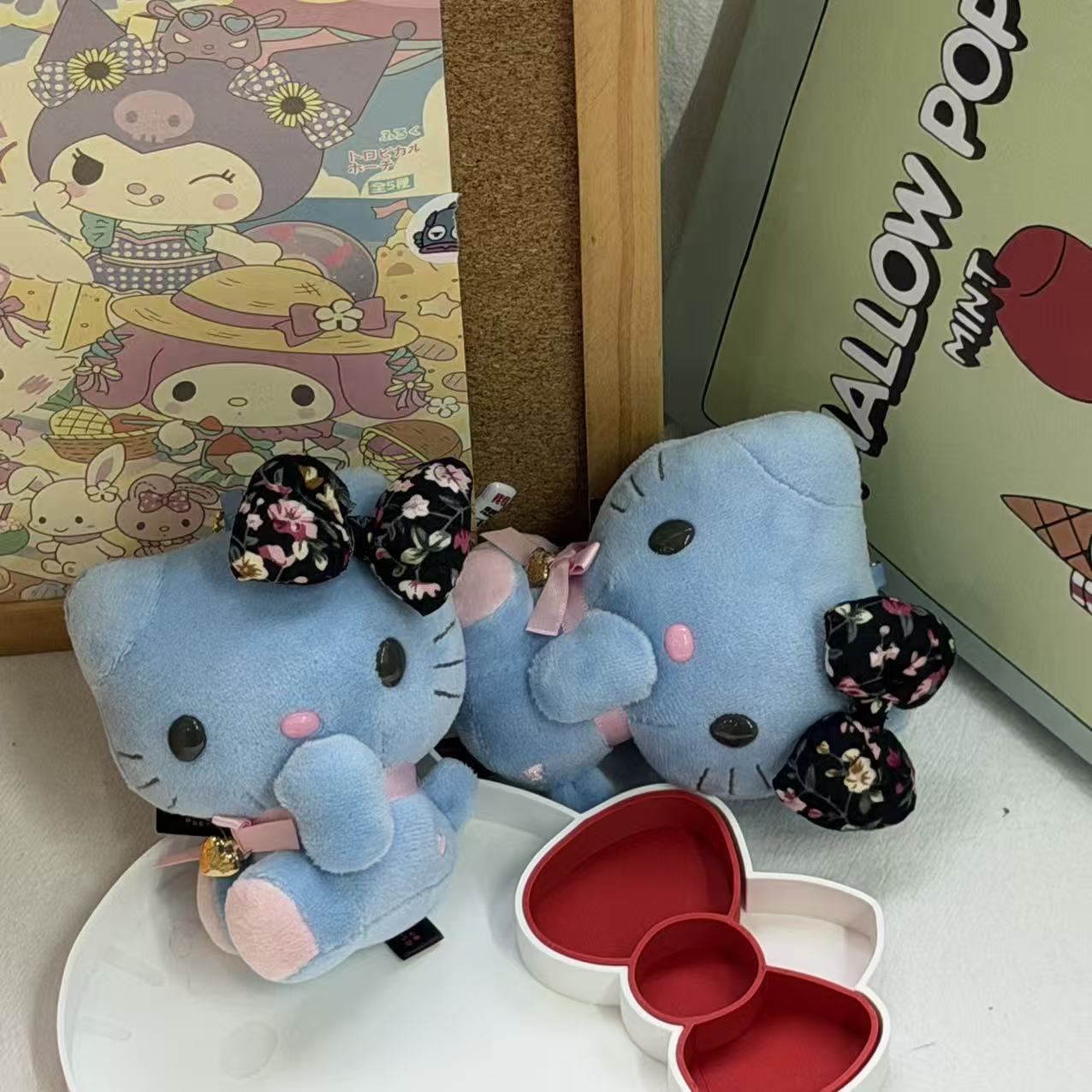 Blue Hello Kitty Floral Print  - đánh giá và giá Good Floral & Wedding Decor Supply Photos