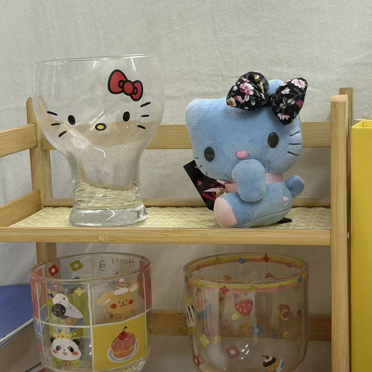Blue Hello Kitty Floral Print  - đánh giá và giá Good Floral & Wedding Decor Supply Photos